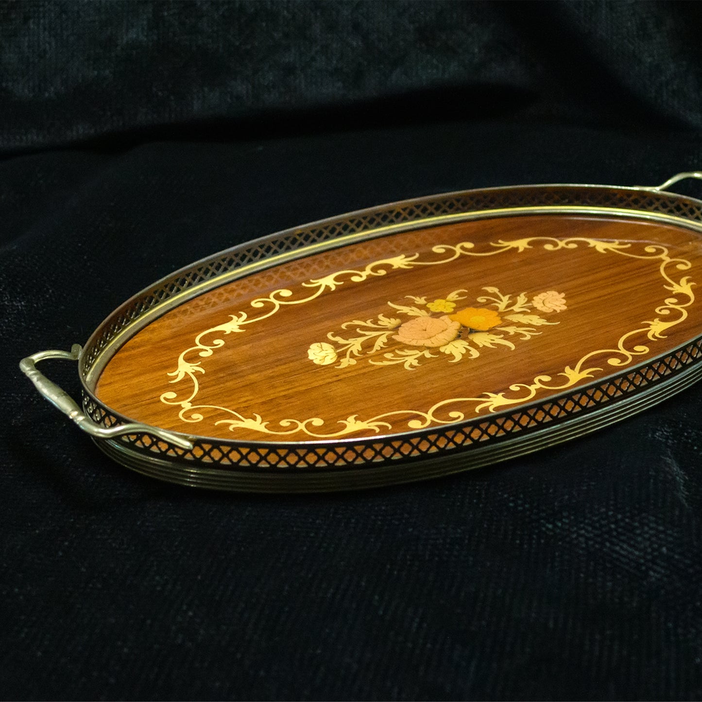 Italian oval tray made of olive wood