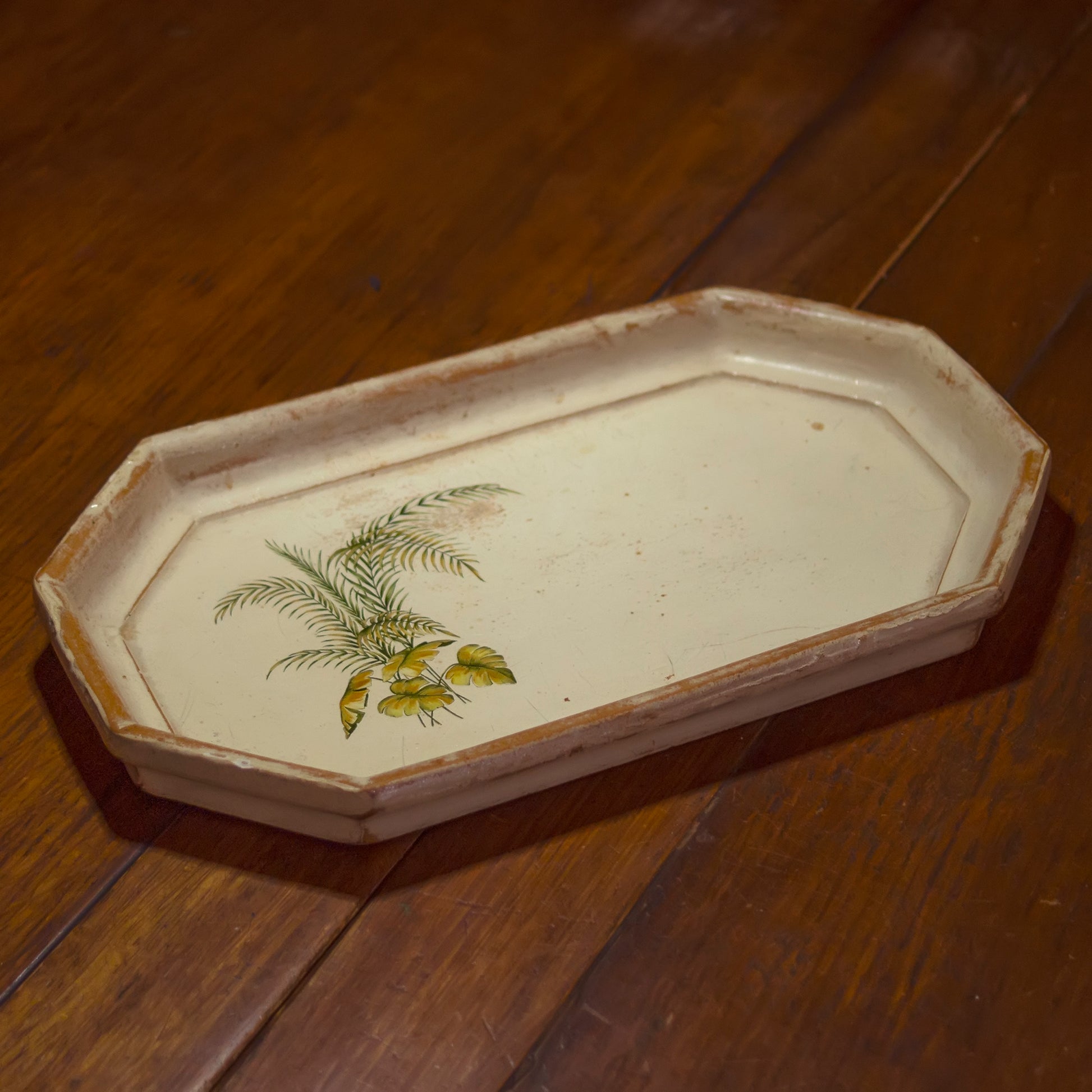 Small octagonal Italian tray