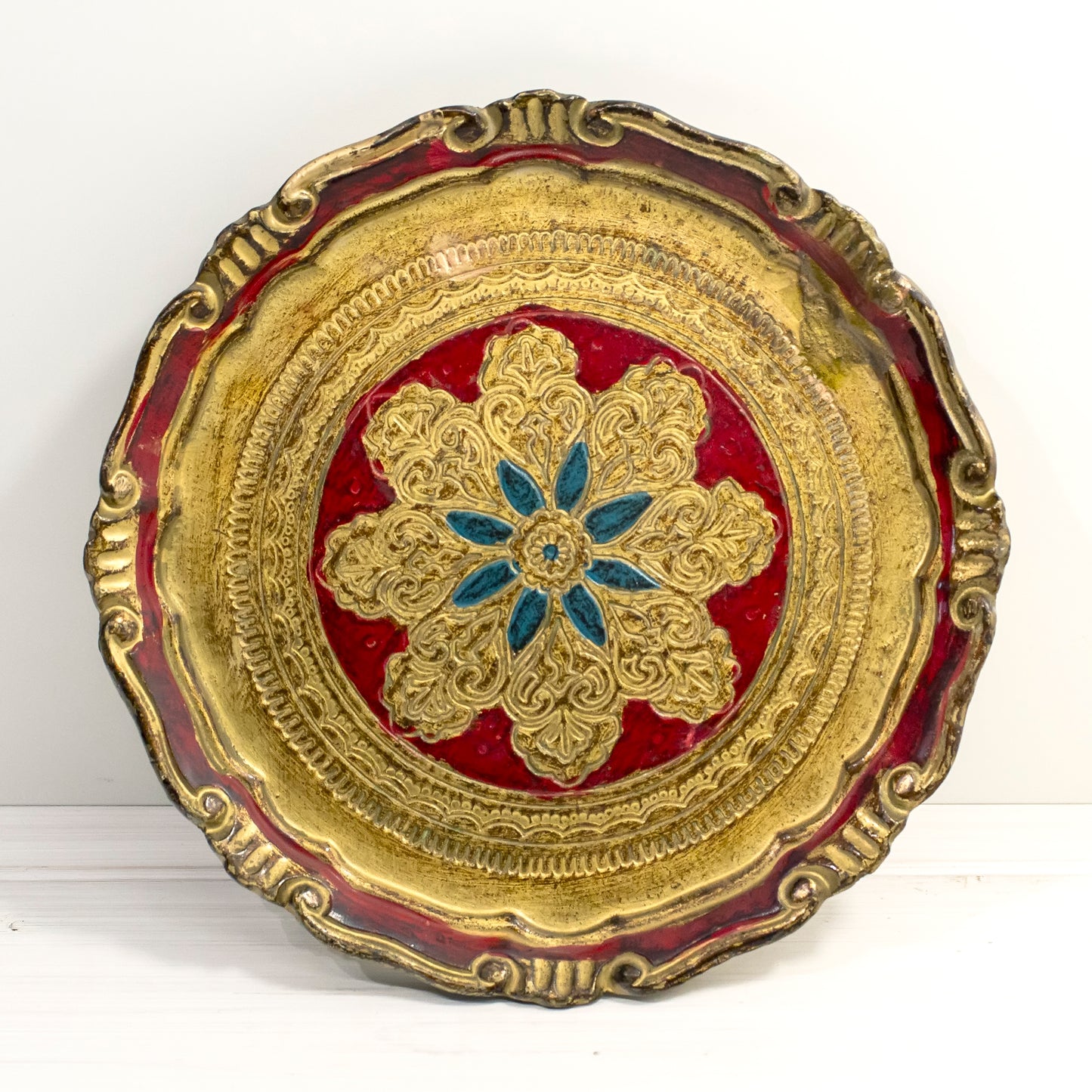 Gold-red Italian tray