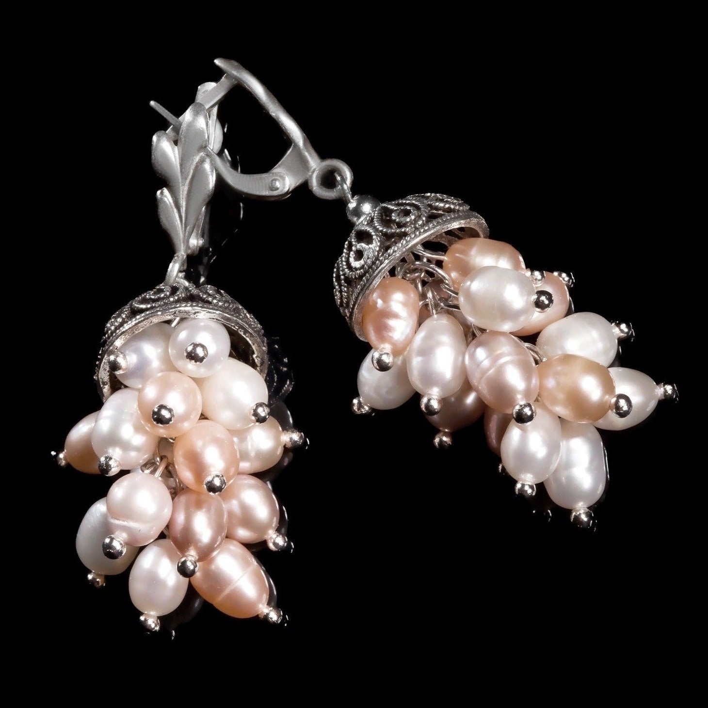 Pearl bunch earrings