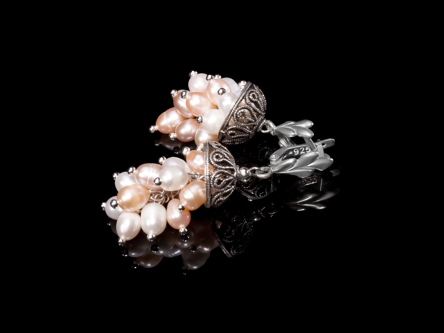 Pearl bunch earrings